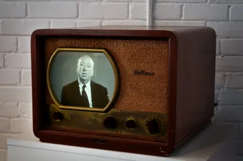 De Mortuis' - Trinity Square Video, installation view