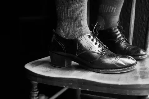 'WhyRobotsMakeBetterLovers', Johanna Bundon in rehearsal, Globe Theatre, Regina, 2010